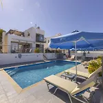 فيلة Lenias Sea View *