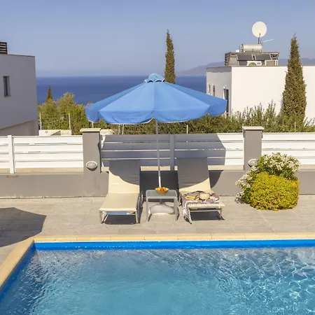 Lenias Sea View Villa *
