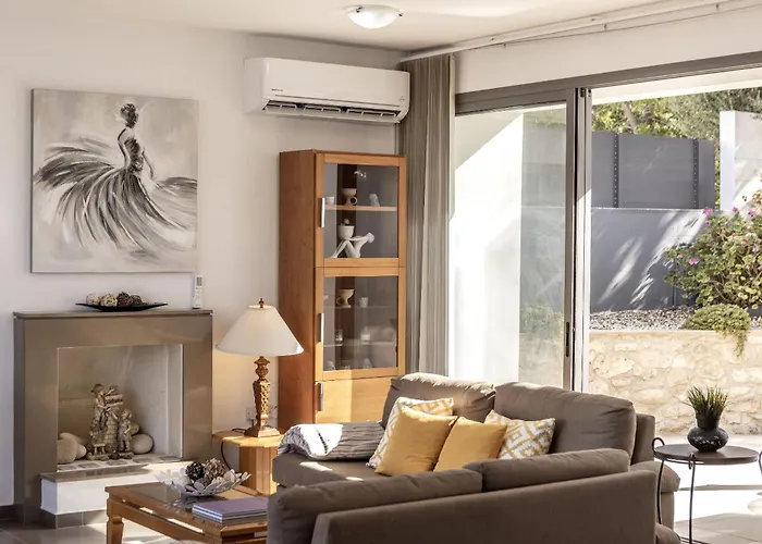 Lenias Sea View Villa *