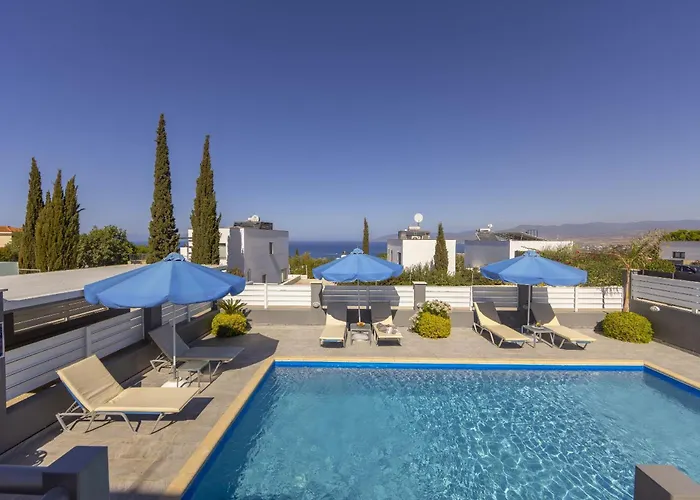 Lenias Sea View Villa