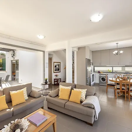 Lenias Sea View Villa *