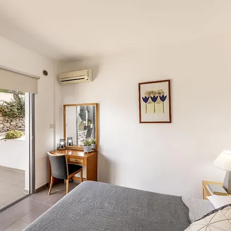 Lenias Sea View Villa *