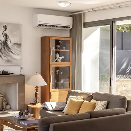 Lenias Sea View Villa *