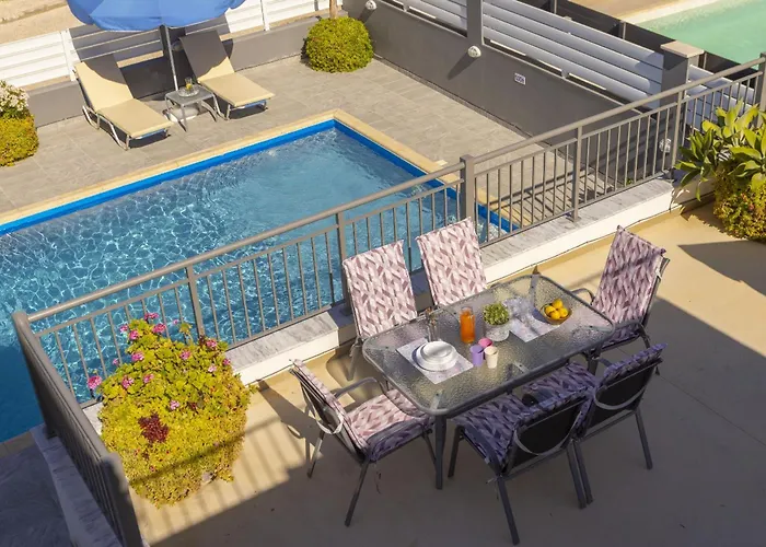 Vila Lenias Sea View *